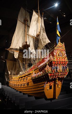 Modello della magnifica nave da guerra Vasa in legno recuperata dal mare e esposta al Museo Vasa. Nave da guerra svedese costruita tra il 1626 e il 1628 Foto Stock