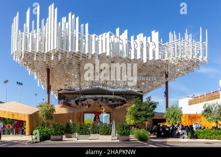 Dubai, Emirati Arabi Uniti, 09.12.2021. Australia Pavilion all'Expo 2020 Dubai, edificio moderno con struttura del tetto creativa. Foto Stock