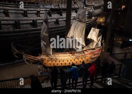 Modello della magnifica nave da guerra Vasa in legno recuperata dal mare e esposta al Museo Vasa. Nave da guerra svedese costruita tra il 1626 e il 1628 Foto Stock