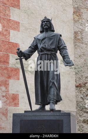 Monumento al re Béla IV d'Ungheria a Banská Bystrica, Slovacchia. Re Béla IV concesse a Banská Bystrica ampi privilegi municipali nel 1255. Foto Stock