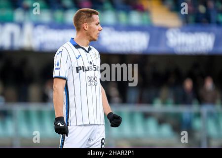 Verona, Italia. 12th Dic 2021. Ritratto di Mario Pasalic di Atalanta durante il Hellas Verona FC vs Atalanta BC, Campionato italiano di calcio a a Verona, Italia, Dicembre 12 2021 Credit: Agenzia fotografica indipendente/Alamy Live News Foto Stock