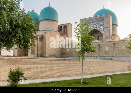 Complesso di Tilavat Dorut con moschea di Kok Gumbaz a Shahrisabz, Uzbekistan Foto Stock