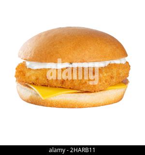 Hamburger di pesce con salsa bianca e formaggio cheddar. Foto Stock