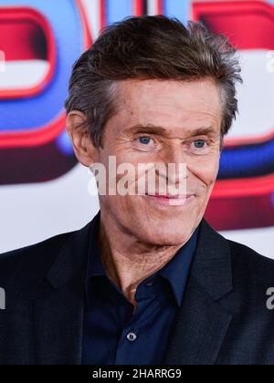 Westwood, Stati Uniti. 13th Dic 2021. WESTWOOD, LOS ANGELES, CALIFORNIA, USA - 13 DICEMBRE: L'attore americano Willem Dafoe arriva alla Premiere of Columbia Pictures' 'Spider-Man: No Way Home' tenuto al Regency Village Theatre il 13 dicembre 2021 a Westwood, Los Angeles, California, Stati Uniti. (Foto di Image Press Agency/Sipa USA) Credit: Sipa USA/Alamy Live News Foto Stock