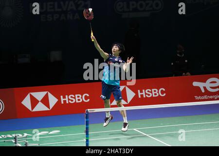 Huelva, Spagna. 14th Dic 2021. Koki Watanabe (JPN) Badminton : Watanabe del Giappone durante la partita di Mens Singles 2nd contro Peng della Cina sul BWF 'TotalEnergies BWF World Championships 2021' al Palacio de Los Deportes Carolina Marin a Huelva, Spagna . Credit: Mutsu Kawamori/AFLO/Alamy Live News Foto Stock