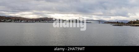 Skye ponte dal Kyle di Lochalsh, Loch Alsh, Highland, Scozia Foto Stock