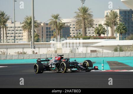 15 dicembre 2021, Yas Marina Circuit, Abu Dhabi, test drive di Formula 1, nella foto George Russel (GBR), Mercedes-AMG Petronas Formula uno Team Foto Stock