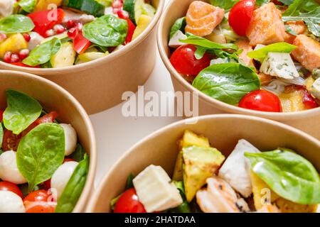 Pezzo di ananas, melograno, cetriolo e lattuga Foto Stock