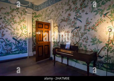 All'interno di Pitzhanger Manor, una casa di campagna inglese famosa come la casa dell'architetto neoclassico, Sir John Soane. Costruito tra il 1800 e il 1804, E. Foto Stock