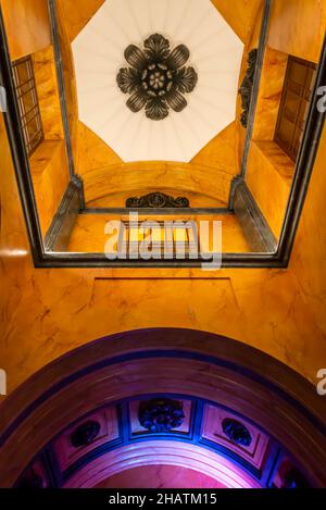 All'interno di Pitzhanger Manor, una casa di campagna inglese famosa come la casa dell'architetto neoclassico, Sir John Soane. Costruito tra il 1800 e il 1804, E. Foto Stock