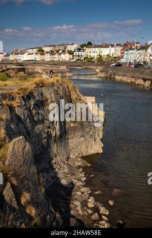 Regno Unito Irlanda del Nord, Co Down, Bangor, Seacliff Road, case di mare e il Long Hole Foto Stock