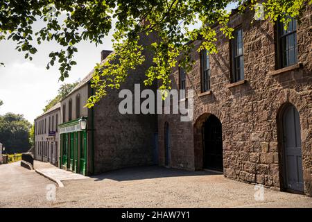 Regno Unito Irlanda del Nord, Co Down, Holywood, Ulster Folk Museum, The Diamond, Market e Court House, tra vecchi edifici dislocati Foto Stock