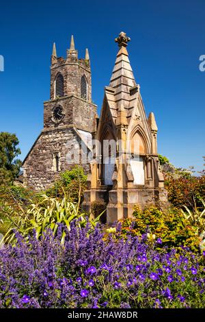 Regno Unito Irlanda del Nord, Co Down, Holywood, Priory Park, James Withers ed Edwin Henderson Memorial presso le antiche rovine del priorato Foto Stock