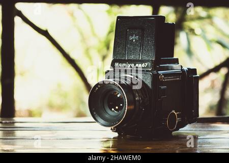 Mugla, Turchia - 6 settembre 2021: Mamiya RB67 telecamera analogica di medio formato, 120mm film. Foto editoriale illustrativa. Foto Stock