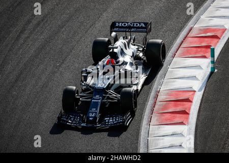 10 GASLY Pierre (fra), Scuderia AlphaTauri, in azione durante i test post-stagione 2021 dal 14 al 15 dicembre 2021 sul circuito Yas Marina, a Yas Island, Abu Dhabi - Foto: Antonin Vincent/DPPI/LiveMedia Foto Stock
