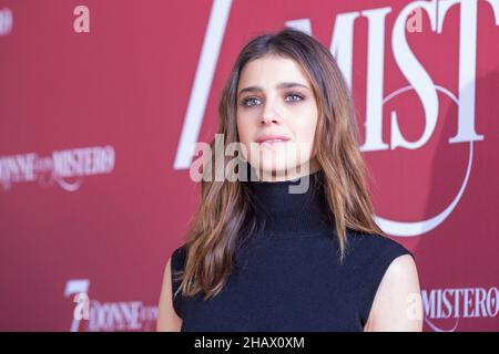 15 dicembre 2021, Roma, RM, Italia: Benedetta Porcaroli partecipa alla fotocellula del film ''7 Donne e un Mistero'' a Roma (Credit Image: © Matteo Nardone/Pacific Press via ZUMA Press Wire) Foto Stock