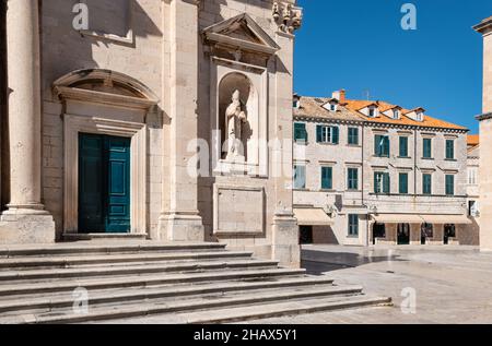 Bella chiesa della città vecchia a Dubrovnik, Croazia. Foto Stock
