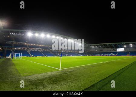 Brighton e Hove, Regno Unito. 15th Dic 2021. Una visione generale dello stadio prima della partita della Premier League tra Brighton e Hove Albion e Wolverhampton Wanderers all'American Express Community Stadium di Brighton e Hove, Inghilterra, il 15 dicembre 2021. Foto di Alan Stanford/prime Media Images Credit: Prime Media Images/Alamy Live News Foto Stock