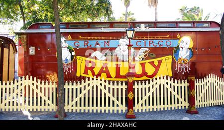 Circo nei giardini di Moll de la Fusta a Barcellona, Catalunya, Spagna, Europa Foto Stock