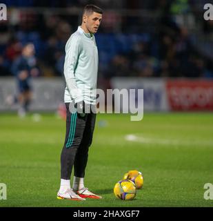 15th dicembre 2021; Victoria Park, Dingwall, Scozia, Scottish Premier League Football, Ross County versus Celtic; Tom Rogic of Celtic si riscalda Foto Stock