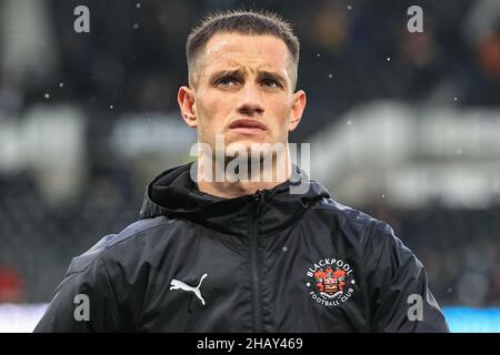 Jerry Yates n. 9 di Blackpool durante il riscaldamento pre-partita Foto Stock