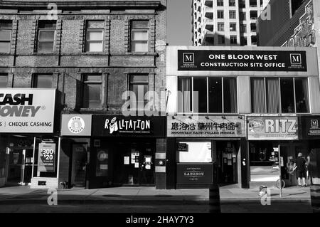 Crisi economica pandemica lungo Yonge Street, nel centro di Toronto Foto Stock
