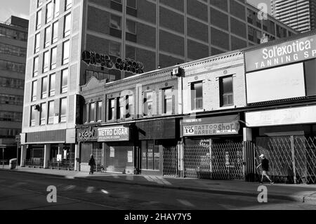Crisi economica pandemica lungo Yonge Street, nel centro di Toronto Foto Stock