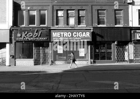 Crisi economica pandemica lungo Yonge Street, nel centro di Toronto Foto Stock