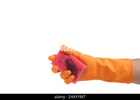 Mano guanto con spugna per il lavaggio di piatti, su sfondo bianco. Foto Stock