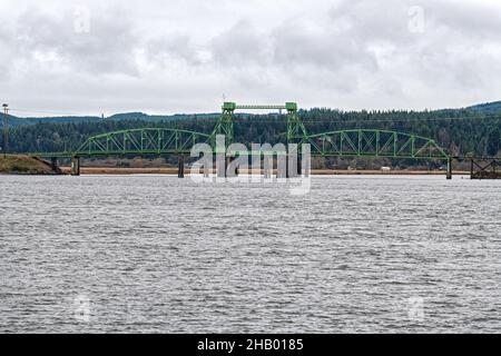 Bullards Bridge sul fiume Coquille vicino a Bandon in Oregon, USA Foto Stock