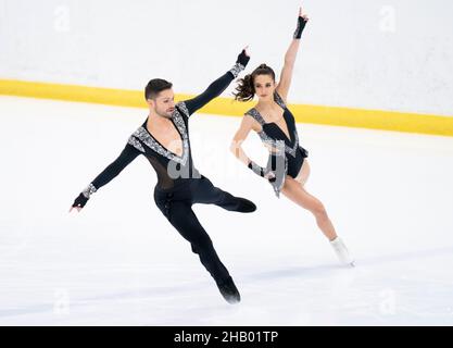 Lewis Gibson e Lilah temono durante il Team GB Beijing Olympic Winter Games Ice Skating team annuncio a Birmingham, Regno Unito. Data di emissione: Giovedì 16 dicembre 2021. Guarda le Olimpiadi DI PATTINAGGIO SU GHIACCIO della Pennsylvania Story. Il credito fotografico deve essere: Danny Lawson/PA Wire. RESTRIZIONI: L'uso è soggetto a restrizioni. Solo per uso editoriale, nessun uso commerciale senza previo consenso da parte del titolare dei diritti. Foto Stock