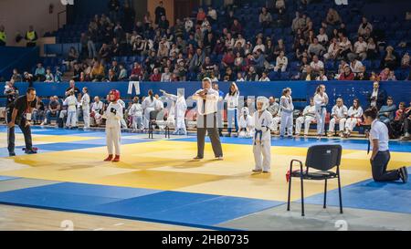 BELGRADO, SERBIA - 30. SETTEMBRE 2017. Kids and Children Martial Arts Sport Demonstration. Serata delle Arti Marziali / Trofeo Kyokushin Belgrado a Sumi Foto Stock