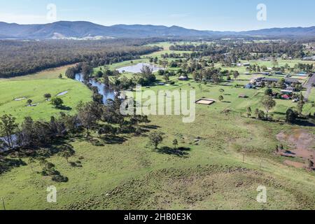 Vista aerea del fiume Myall e dei terreni agricoli di Bulahdelah nella zona della costa centrale del NSW. Foto Stock