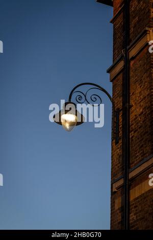 Architettura vittoriana, Street lamp, Londra, Inghilterra, Regno Unito Foto Stock