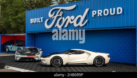 ROYAL OAK, MI/USA - 20 AGOSTO 2021: Tre vetture Ford GT sulla rotta Woodward Dream Cruise. Foto Stock