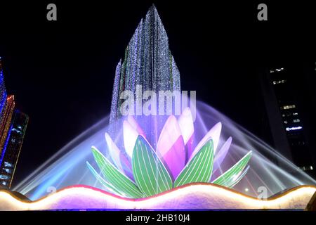 Illuminazione a Motijheel della capitale in occasione della Giornata della Vittoria Foto Stock