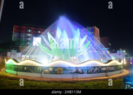 Illuminazione a Motijheel della capitale in occasione della Giornata della Vittoria Foto Stock