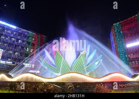 Illuminazione a Motijheel della capitale in occasione della Giornata della Vittoria Foto Stock