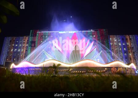 Illuminazione a Motijheel della capitale in occasione della Giornata della Vittoria Foto Stock