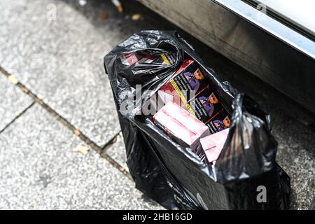 Lione, il 2021/07/08 (Francia centro-orientale): Operazioni di polizia contro il traffico di droga e il contrabbando di sigarette effettuate nel distretto di la Guil Foto Stock