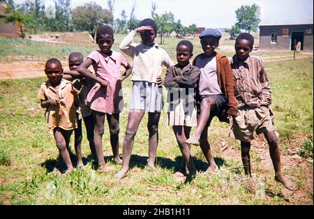 Denominato 'Basuto Children' Sudafrica 1979 Foto Stock