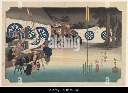 Seki: Partenza anticipata di un daimyō, dalla serie cinquantatree stazioni della strada Tōkaidō, dalla serie: 'Cinquantatretre stazioni del Tokaido', Utagawa Hiroshige, Ando, giapponese, 1797-1858, Stampa a blocchi di legno a colori su carta, Giappone, ca. 1833-1834, periodo Edo, foglio: 10 x 14 3/4 pollici, 25,4 x 37,3 cm Foto Stock