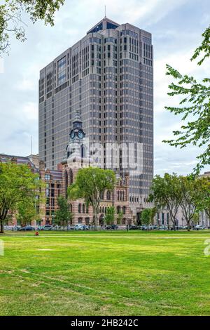 Il municipio di New Haven è stato costruito nel 1861, progettato da Henry Austin; l'annesso tribunale della contea è stato completato nel 1873, progettato da David R. Brown. Foto Stock