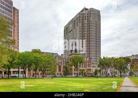 Il municipio di New Haven è stato costruito nel 1861, progettato da Henry Austin; l'annesso tribunale della contea è stato completato nel 1873, progettato da David R. Brown. Foto Stock