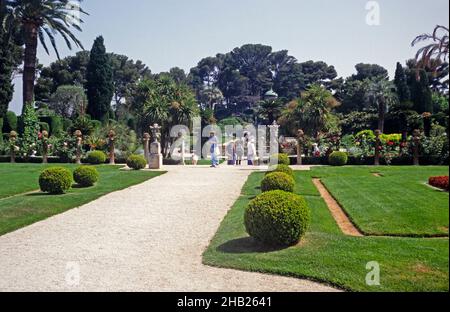 Una visita a Villa Ephrussi de Rothschild, villa Île-de-France, Saint-Jean-Cap-Ferrat, Costa Azzurra., Francia nel 1999 Foto Stock