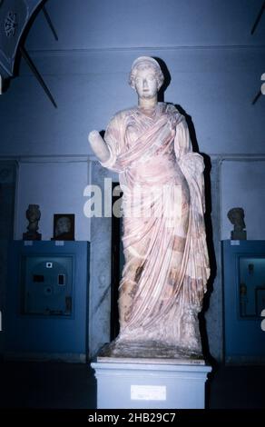 Statua romana di figura femminile, la Sala Cartagine, Museo Nazionale Bardo Foto Stock