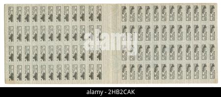 Francobolli antichi in un libro di razione di guerra 1943 No. 3, forma R-130 dall'Ufficio di amministrazione di prezzo del governo degli Stati Uniti. FONTE: LIBRO ORIGINALE Foto Stock