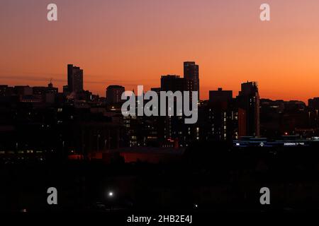 Una vista verso l'area del quartiere Arena del centro di Leeds, che sono edifici di alloggi per studenti. Foto Stock