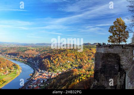 Vista dalla fortezza di Koenigstein sulla Svizzera sassone, Germania Foto Stock