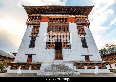 Esterno del monastero di Trashi Chhoe Dzong a Thimphu, Bhutan, Asia Foto Stock